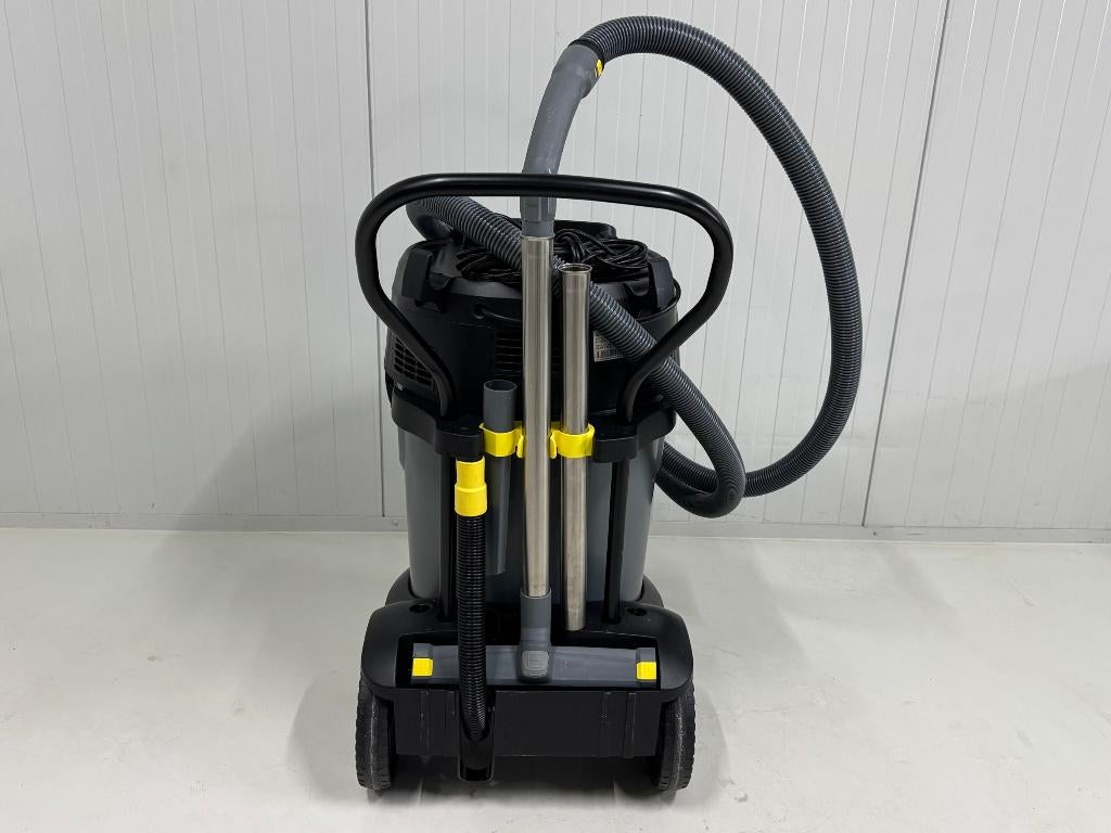 KARCHER NAT/DROOG STOFZUIGER NT 70/2, Ophalen of Verzenden, Zo goed als nieuw, 2000 watt of meer, Waterstofzuiger