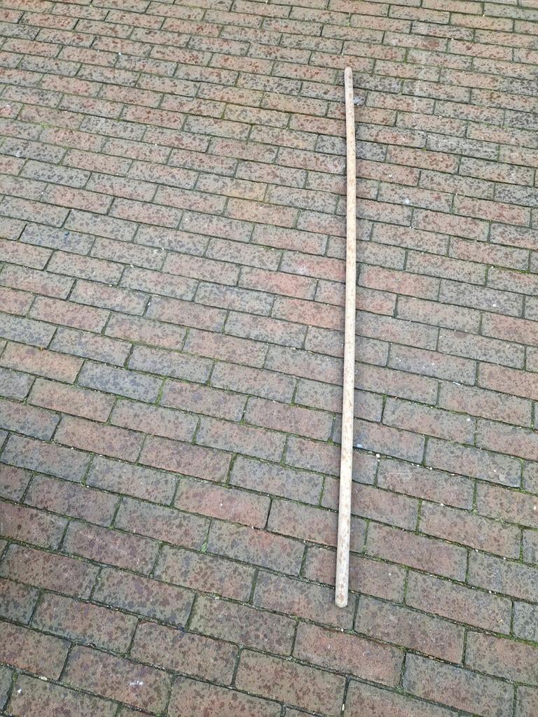 LANGE STOK VOOR TUIN GEREEDSCHAP, Ophalen