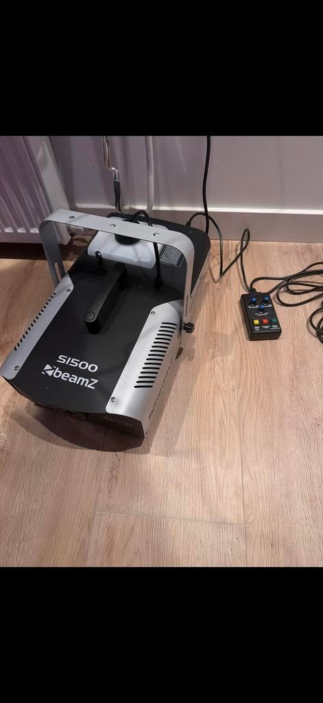 Premium rookmachine BeamZ S1500 te huur, Ophalen of Verzenden, Zo goed als nieuw, Rookmachine