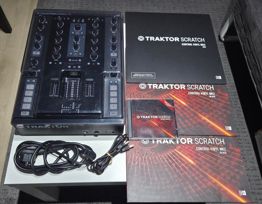 NI Traktor Z2 met veel extra's incl. Traktor DJ Pro 3, Muziek en Instrumenten, Mengpanelen, Ophalen of Verzenden, Gebruikt, Minder dan 5 kanalen