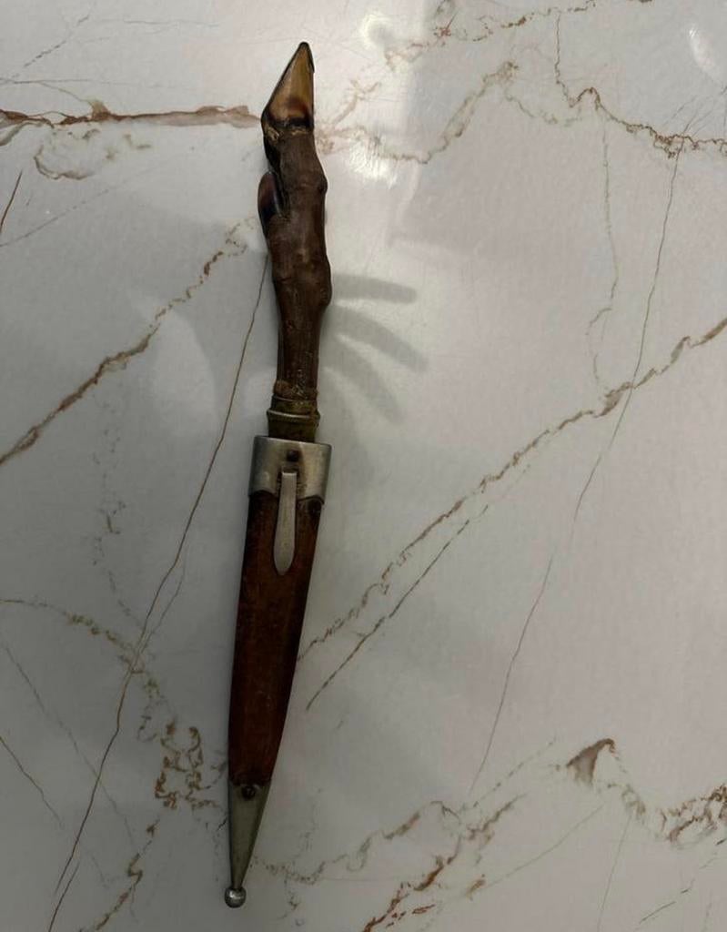 Heel Oud en antiek zwaard/mes, Ophalen of Verzenden, Zo goed als nieuw