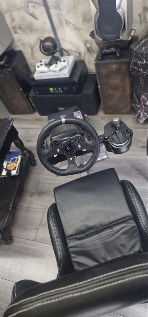 Complete Gaming Set-Xbox One X Limited + Logitech G Playseat, Ophalen, Gebruikt, 1 speler, Racen en Vliegen