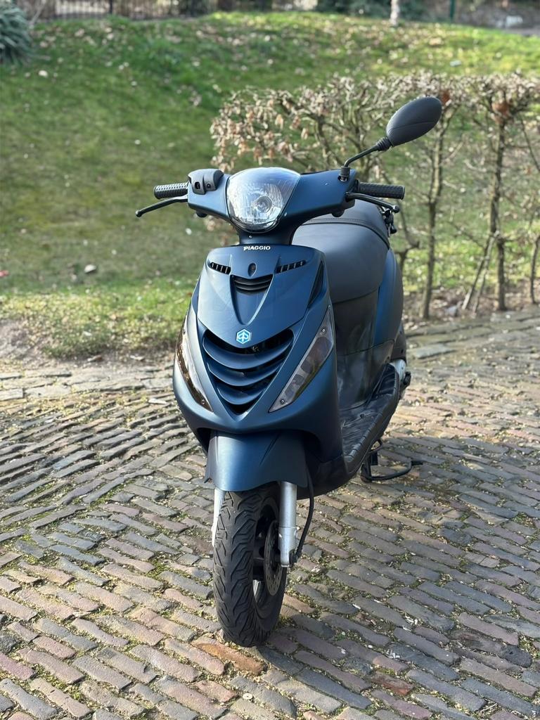 Piaggio zip 4t 50cc, Ophalen, Zo goed als nieuw, Benzine, Zip