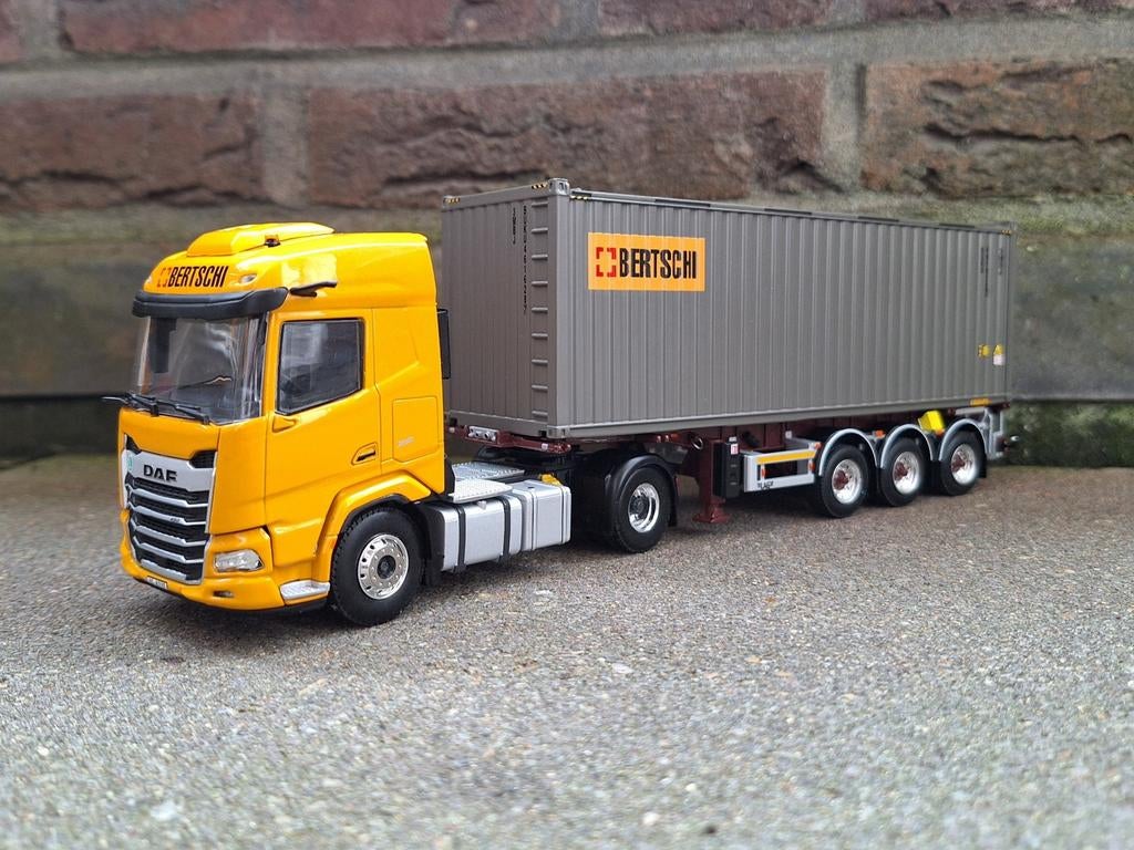 Wsi DAF XF Bertschi + 30ft container., Ophalen of Verzenden, Nieuw, Bus of Vrachtwagen, Wsi