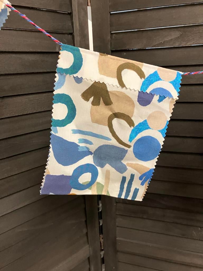 Zelfgemaakte stoffen slingers - 4 meter, Hobby en Vrije tijd, Feestartikelen, Ophalen of Verzenden, Nieuw, Versiering, Overige