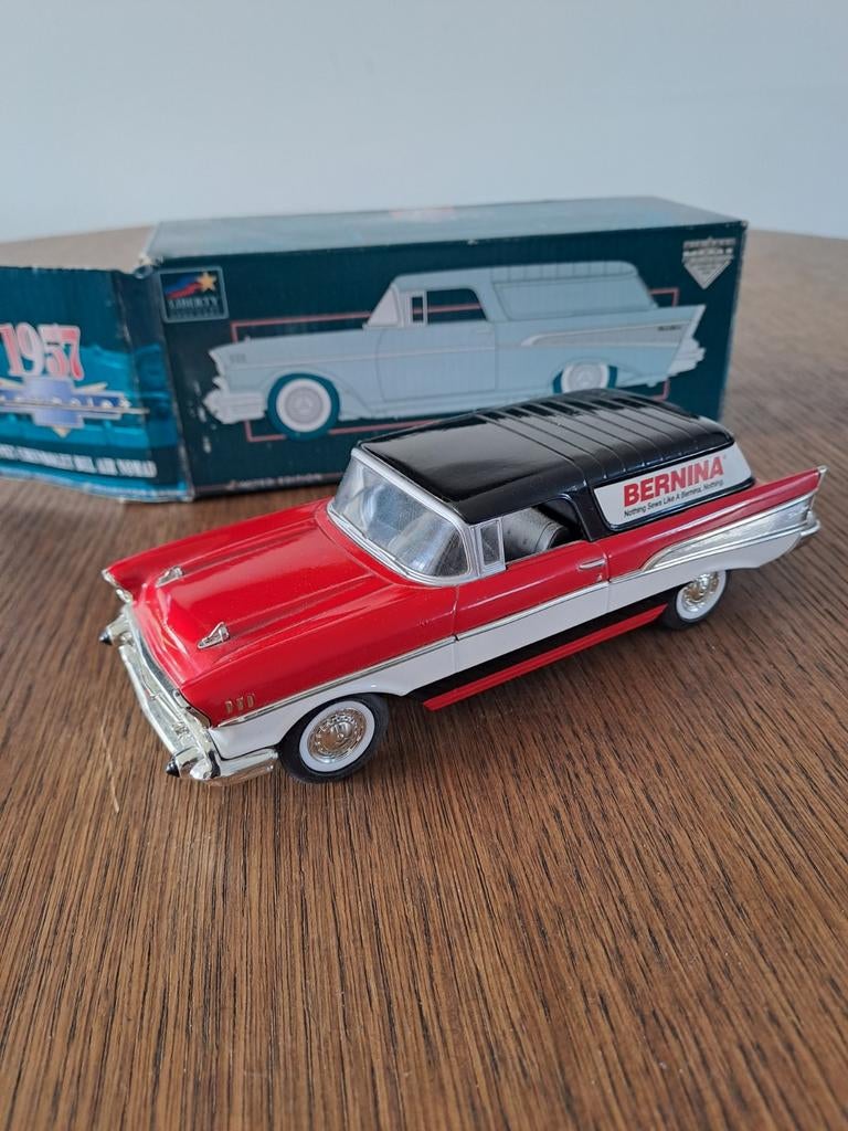 Bernina naaimachinefabriek auto, Ophalen of Verzenden