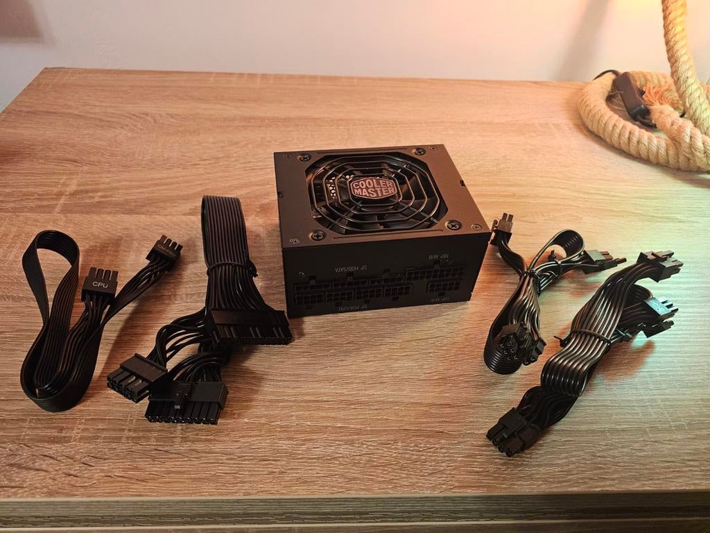 Cooler Master V850 SFX voeding, Computers en Software, Interne voedingen, Ophalen of Verzenden, Gebruikt