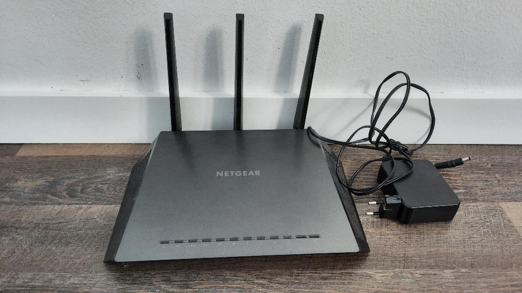 Netgear Nighthawk R7000 AC1900 Smart Wi-Fi Router, Computers en Software, Routers en Modems, Ophalen of Verzenden, Gebruikt, Router