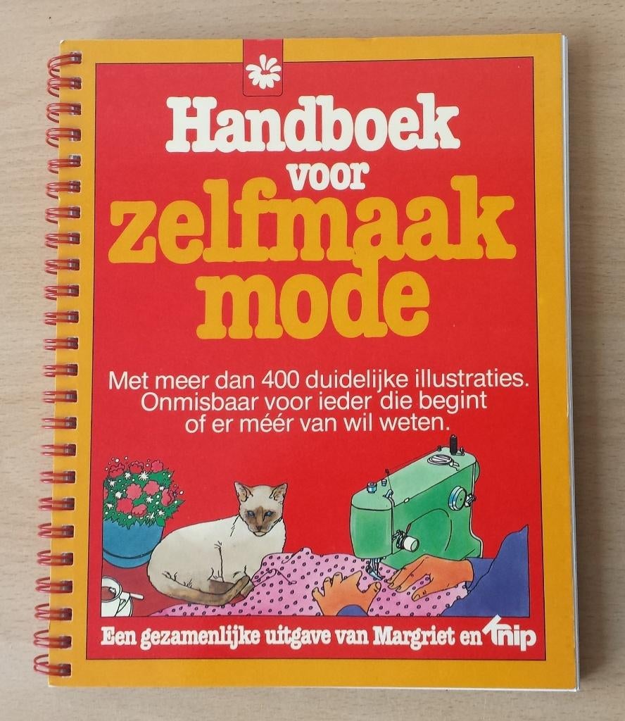 Knip / Margriet - Handboek voor Zelfmaakmode - 1981, Gebruikt, Overige typen, Knip / Margriet, Ophalen of Verzenden