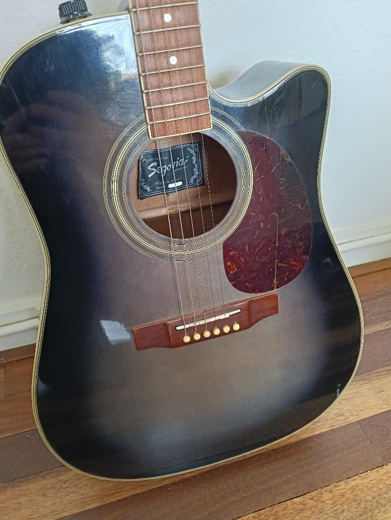 Segovia SJC 33 semi acoustic, Ophalen of Verzenden, Gebruikt, Klassieke of Spaanse gitaar, Met (piezo-)element