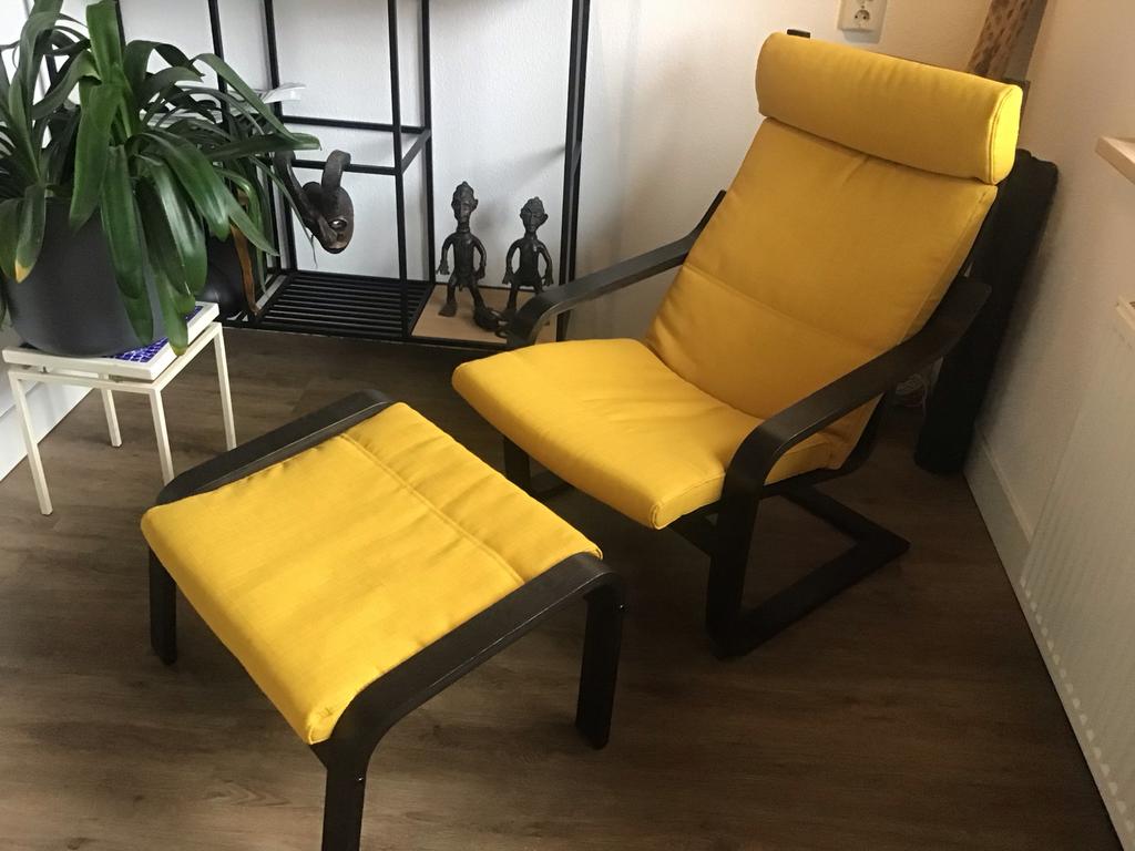 2x IKEA POÄNG fauteuil + voetenbank (geel), Huis en Inrichting, Fauteuils, Ophalen, Gebruikt, 75 tot 100 cm, 50 tot 75 cm