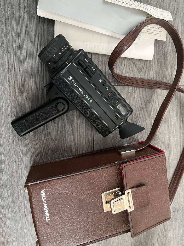 Bell & Howell 2123 XL Super 8 Camera met tas, Audio, Tv en Foto, Videocamera's Analoog, Camera, 8mm, Ophalen of Verzenden