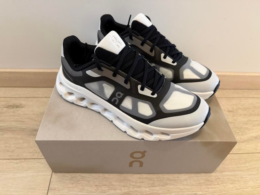 ON Cloudtilt Remix Zwart/wit/ivory maat 42,5, Kleding | Heren, Schoenen, Nieuw, Sneakers of Gympen, Zwart, Ophalen of Verzenden