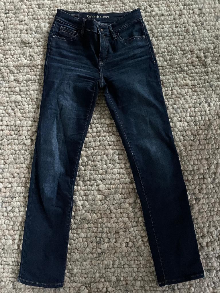 100 % origineel CALVIN KLEIN jeans straight mid rise maat 26, Blauw, Ophalen of Verzenden, Zo goed als nieuw, W27 (confectie 34) of kleiner