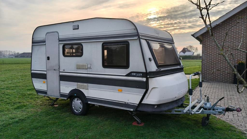 Hobby Deluxe Gezins Caravan 1987 4p stapelbed voortent, Hobby, Particulier, 500 - 750 kg, Vast bed