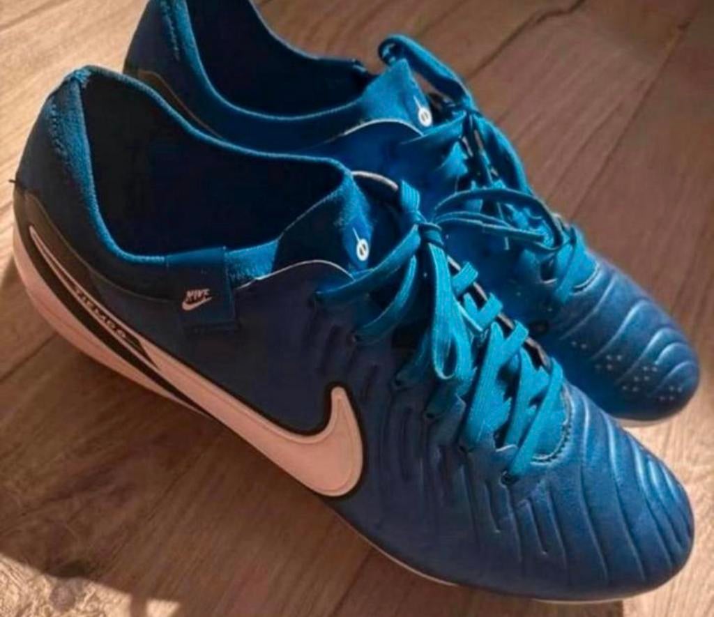 Voetbalschoenen maat 44,5, Maat XS of kleiner, Ophalen of Verzenden, Zo goed als nieuw, Schoenen