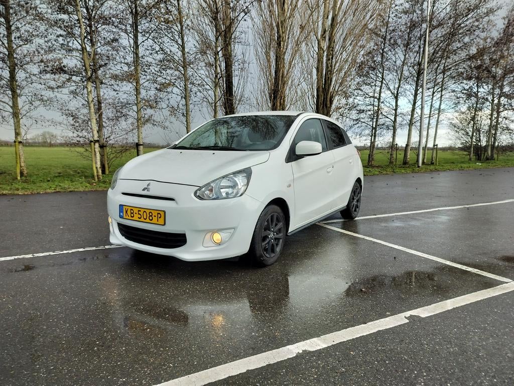 Mitsubishi Space Star 1.2 MPI 59KW 2016 Wit, Auto's, Mitsubishi, Voorwielaandrijving, Stof, Wit, 24 km/l