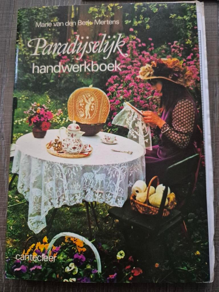 Paradijselijk Handwerkboek - Marie van den Berk-Mertens, Ophalen of Verzenden