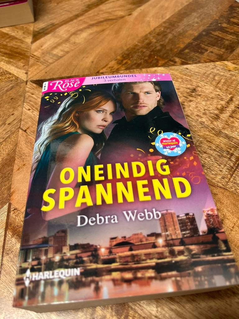 IBS 100 Black Rose Oneindig Spannend Debra Webb 3-verhalen, Ophalen of Verzenden, Zo goed als nieuw, Nederland