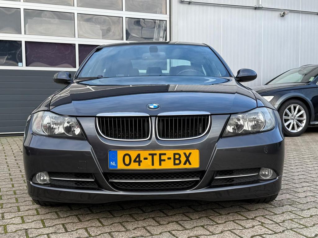 BMW 3-serie 320i Sedan 2005 Automaat Navi Leder Sportstoelen, Achterwielaandrijving, 4 cilinders, 150 pk, Sedan