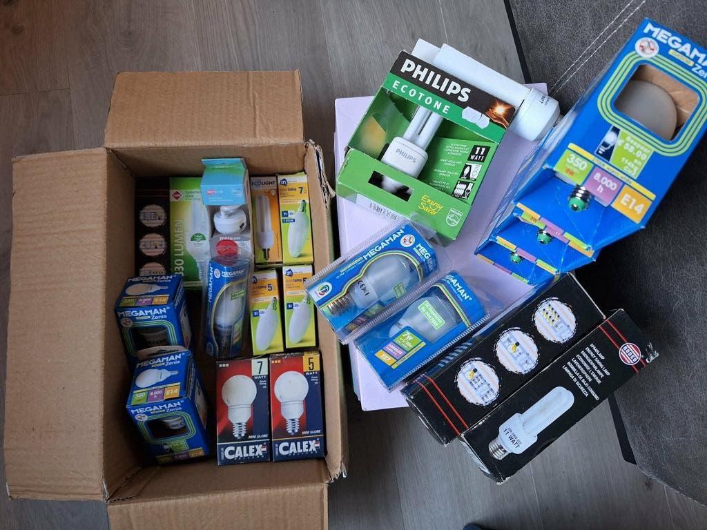 Setje nieuwe spaarlampen 23stuks, Minder dan 30 watt, Soft of Flame, Nieuw, Spaarlamp