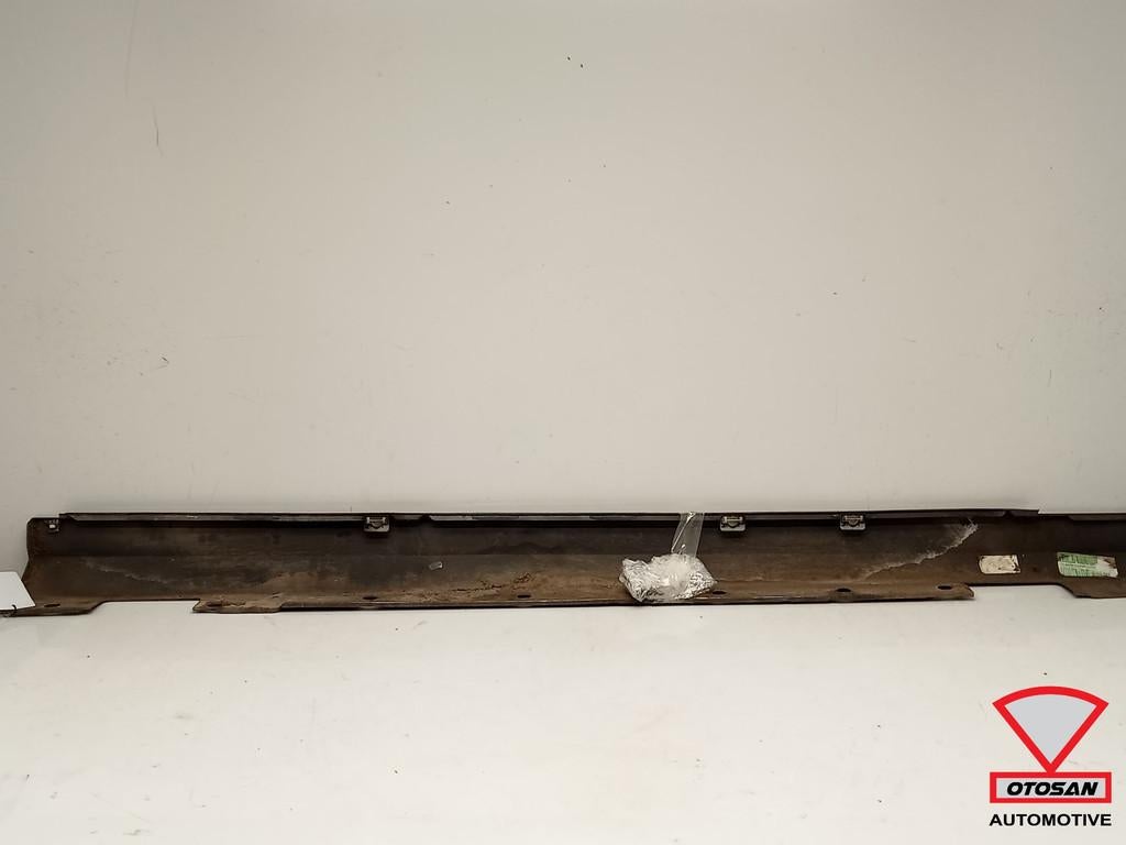 Mercedes C W204 Combi Side Skirt Links 792 Palladiumzilver M, Gebruikt, Mercedes-Benz AG, Mercedes-Benz, Links