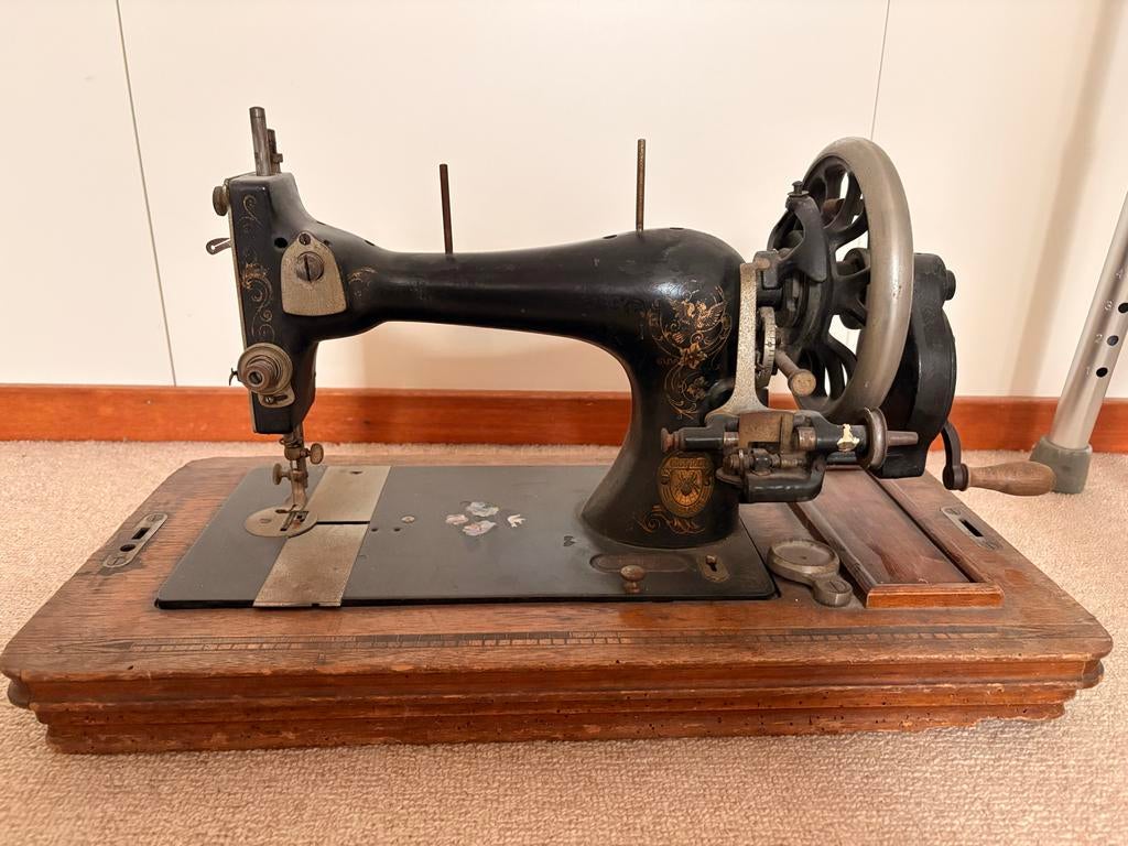 Gritzner naaimachine, Ophalen