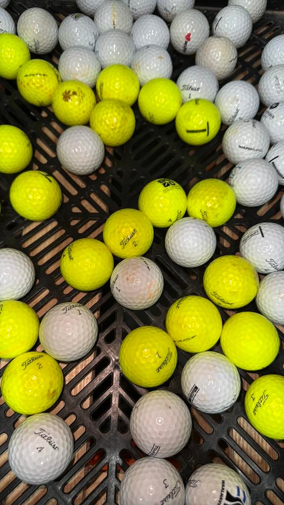 Titleist toursoft golfballen 50 stuks mega deal, Ophalen of Verzenden, Zo goed als nieuw, Bal(len)
