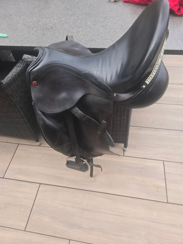 Albion SLK dressuur zadel met middelgrote wrongen, Ophalen of Verzenden, Gebruikt, Dressuur