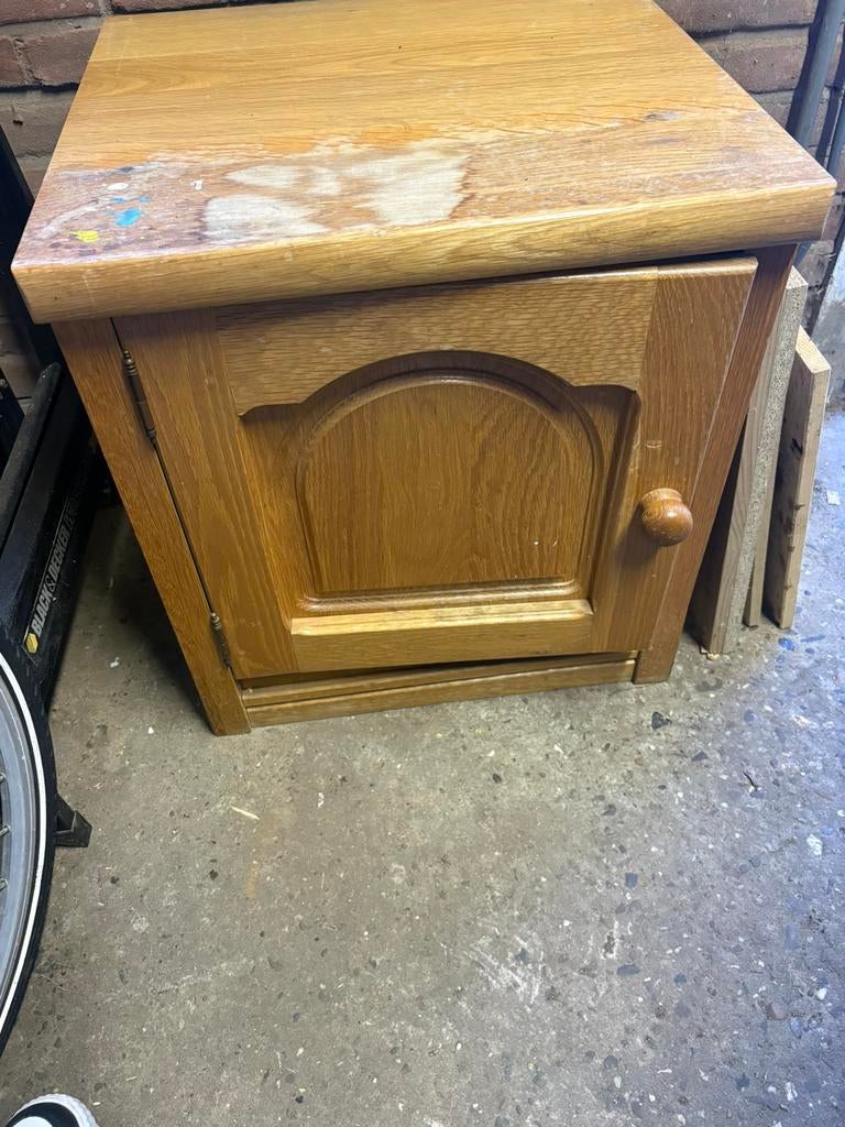 GRATIS Stevig kastje, Ophalen, Gebruikt, Minder dan 45 cm, 70 cm of meer