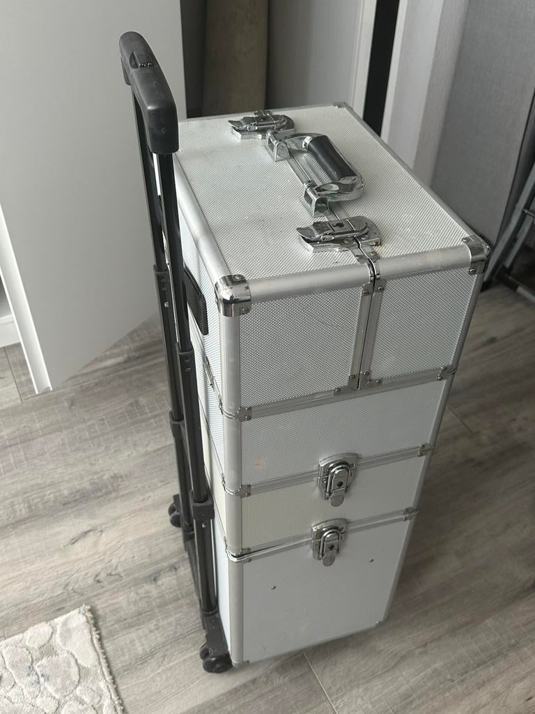 Trolley visagie kapper, Sieraden, Tassen en Uiterlijk, Koffers, Ophalen, Zo goed als nieuw, Hard kunststof