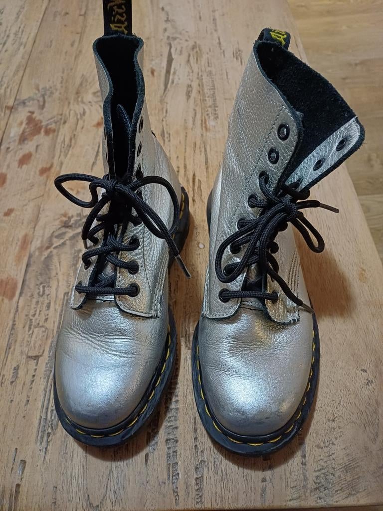 Dr Martens grijs maat 37, Kleding | Dames, Schoenen, Lage of Enkellaarzen, Ophalen of Verzenden, Dr Martens, Grijs