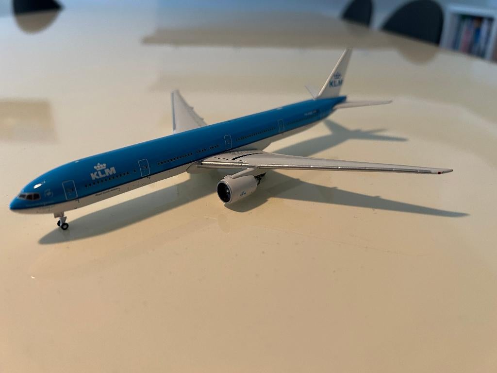 KLM Boeing 777 1:400, Ophalen of Verzenden, Zo goed als nieuw, Schaalmodel