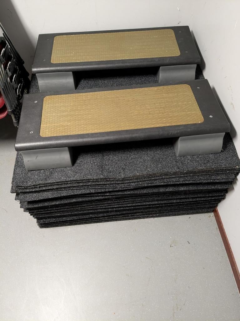 Foto van 2 stepbankjes,nog 4 te koop, Ophalen of Verzenden