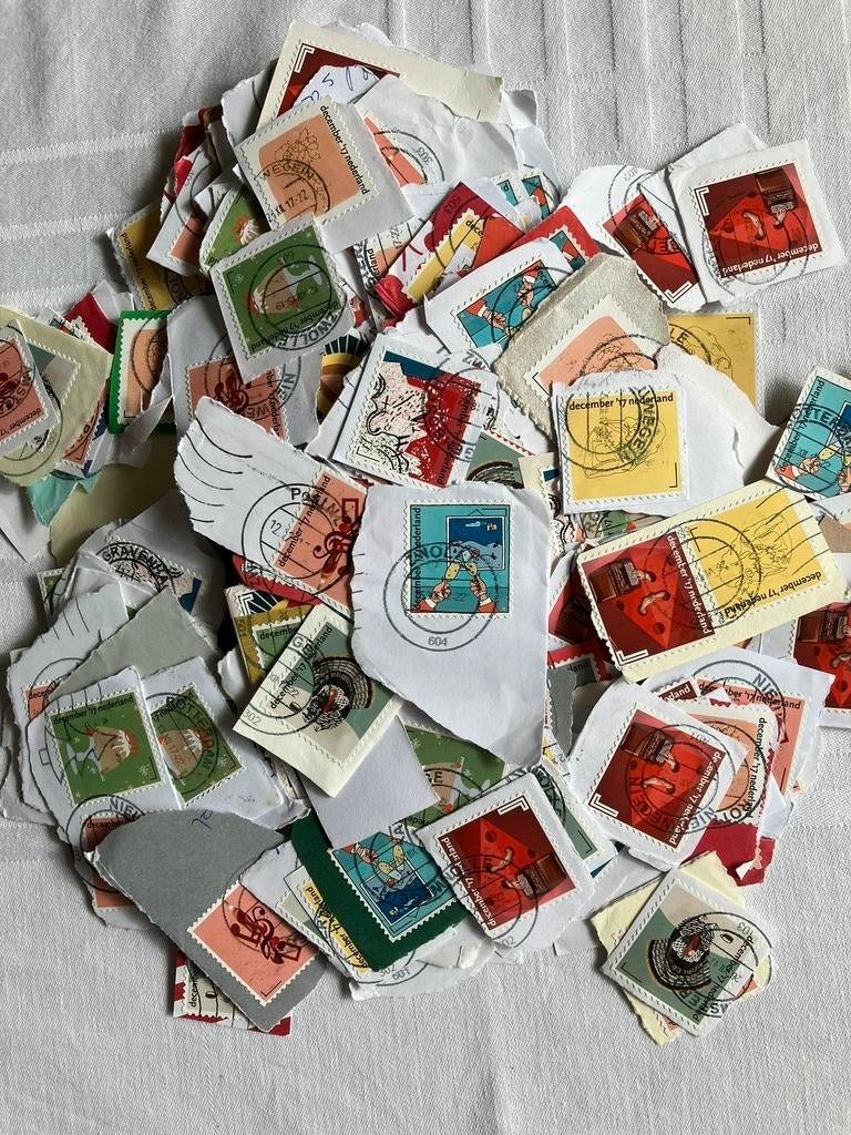 300 decemberzegels 2017 gestempeld en op papier, Ophalen of Verzenden, Na 1940, Gestempeld