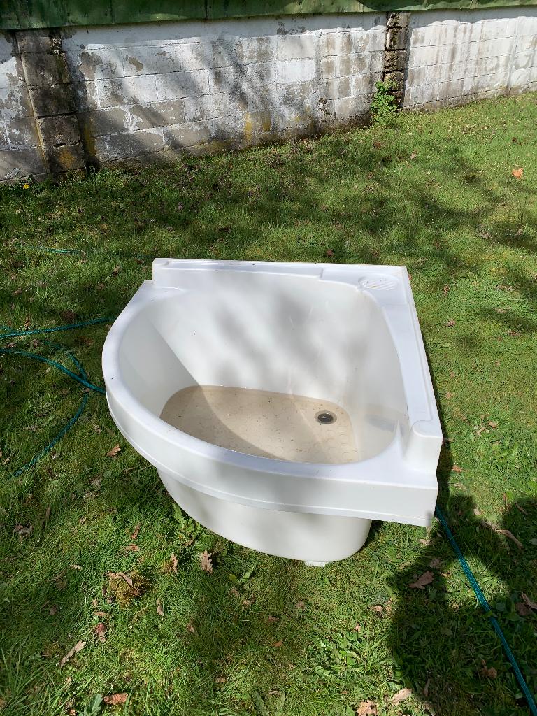Kunststof hoekbad, Ophalen, Zo goed als nieuw, Douche