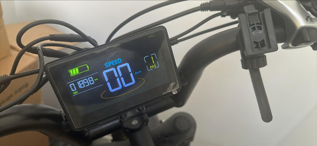 Stoere E-bike met dikke banden en comfortabel zadel, Zo goed als nieuw, 51 tot 55 cm, 50 km per accu of meer, Ophalen