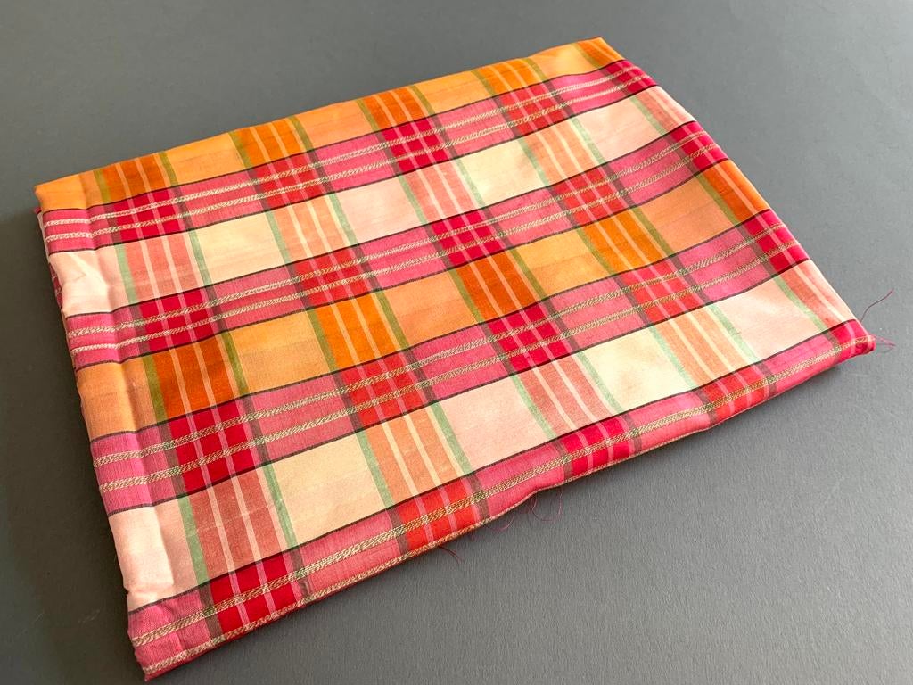 Zijde 155 cm x 110 cm, Hobby en Vrije tijd, Stoffen en Lappen, 120 cm of meer, Nieuw, Ophalen of Verzenden, Roze