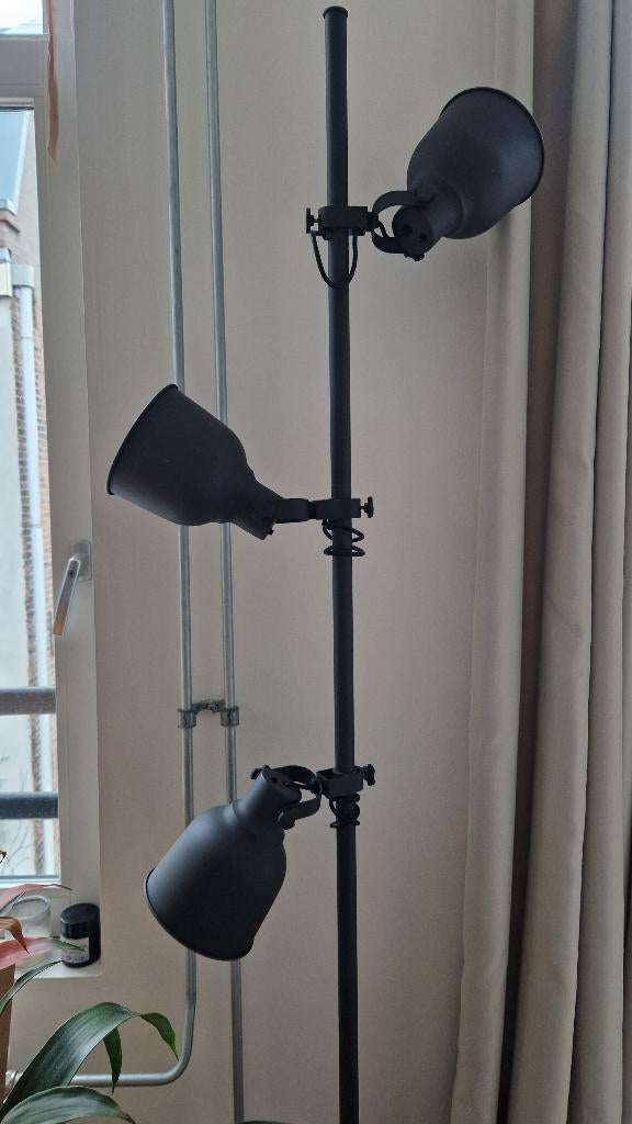 Staande lamp HEKTAR Ikea met 3 spots - Zwart, Ophalen, Zo goed als nieuw, Industriële, Metaal