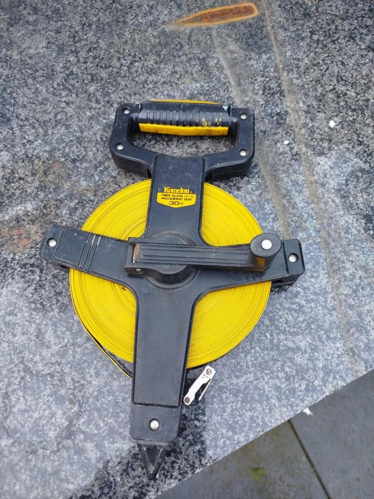 Komelon Fiber Glass Meetlint 30M - KMC 1800, Doe-het-zelf en Verbouw, Meetapparatuur, Ophalen of Verzenden