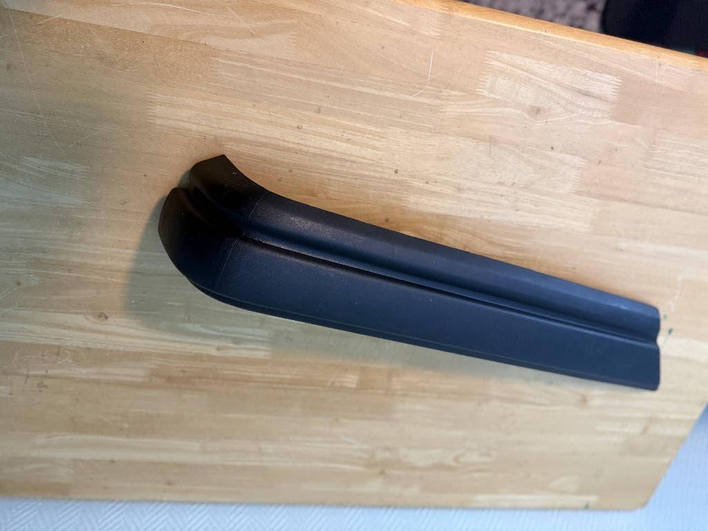 Ford Granada MK2 Sedan Links Achterbumper Deel - Plastic, Nieuw, Ophalen of Verzenden, Ford, Bumper