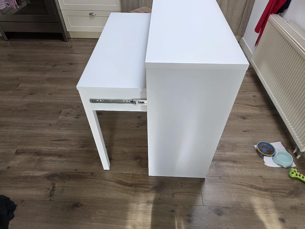 bureau kind, Huis en Inrichting, Bureaus, Ophalen, Met wielen, Zo goed als nieuw