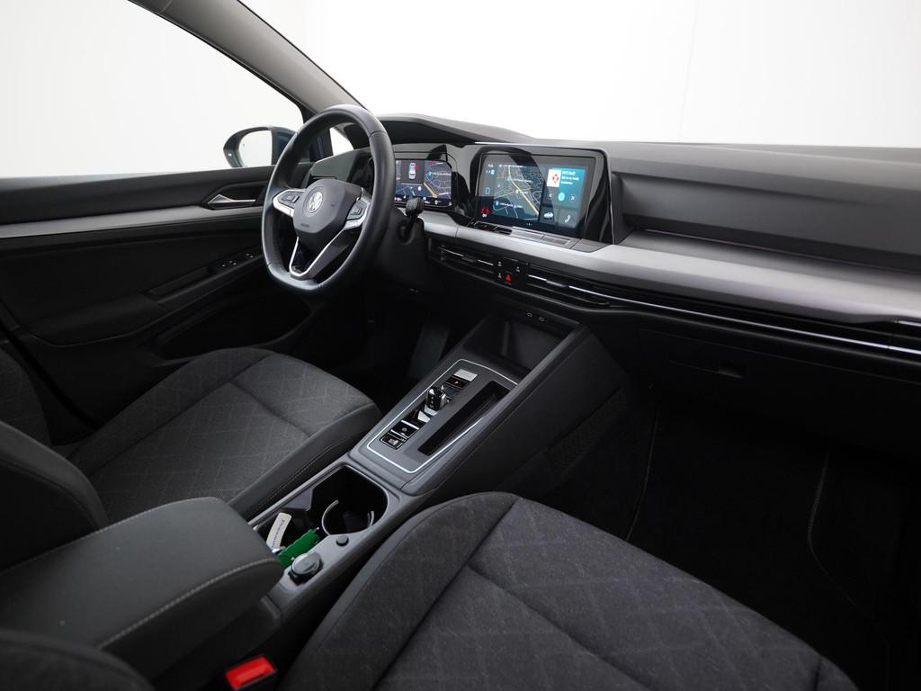 Volkswagen Golf 1.5 eTSI Life DSG | 18'' Bergamo | Stuur & S, 12 maanden, 4 cilinders, Blauw, Bedrijf