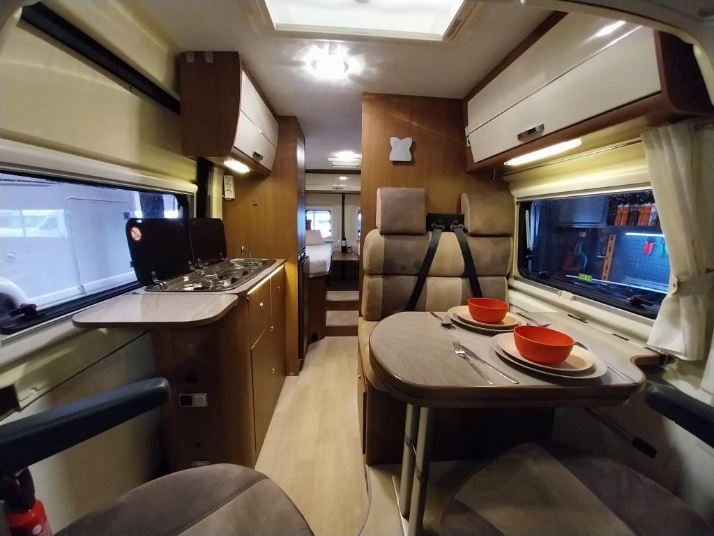 Luxe Chausson Twist Prestige met lengte bedden, Lpg en trekh, Niet ingevuld, Ringverwarming, Treinzit, Tot en met 3