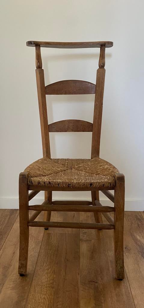 Charmante oude bidstoel met rieten zitting, Antiek en Kunst, Antiek | Meubels | Stoelen en Banken, Ophalen