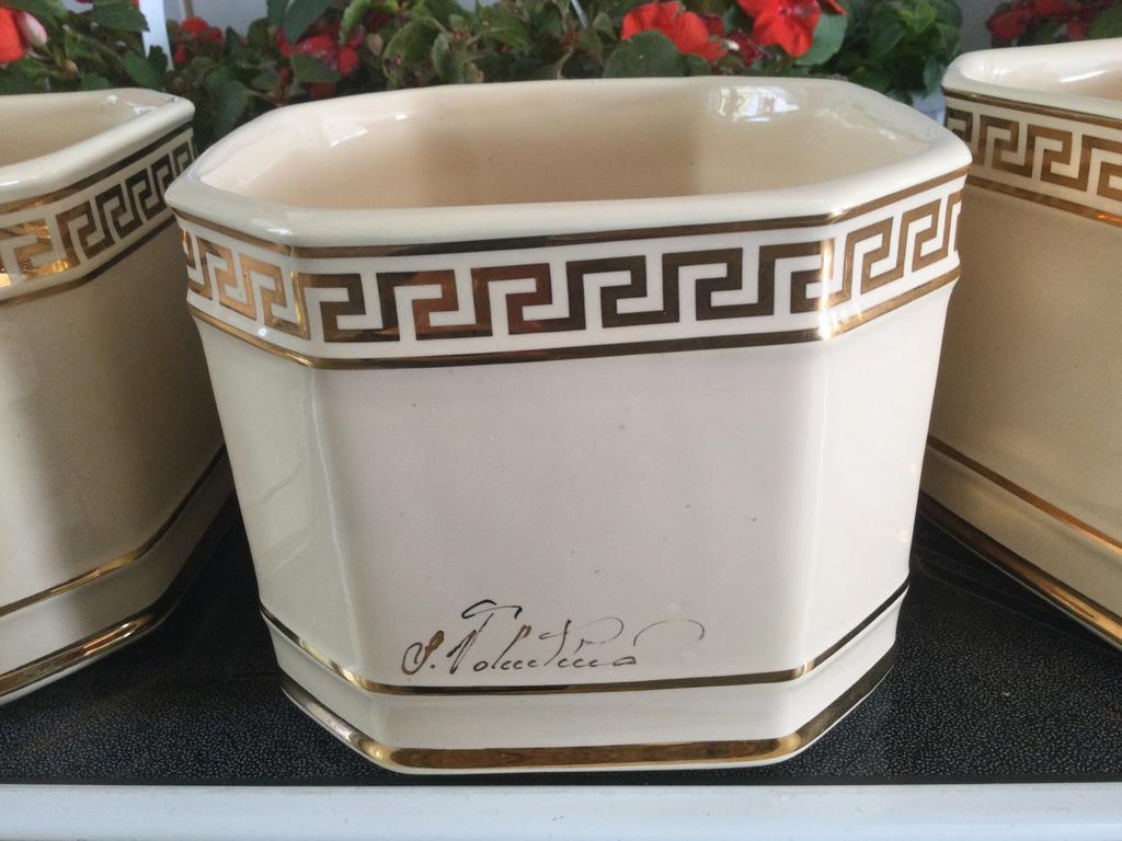 3 opvallende bloempotten, Rond, Ophalen of Verzenden, Zo goed als nieuw, Aardewerk