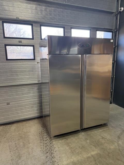 Dubbeldeurs RVS Horeca Koelkast – Topstaat!, Gebruikt, Handelgigant, Info@handelgigant.nl, Handelgigant
