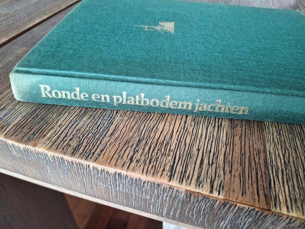 Boek over Ronde en platbodem jachten, Ophalen of Verzenden, Gebruikt