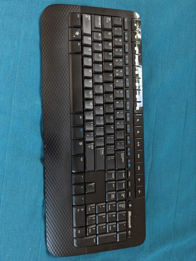 Microsoft Wireless Keyboard 2000 AES - Perfecte Staat, Multimediatoetsen, Ophalen of Verzenden, Zo goed als nieuw, Draadloos