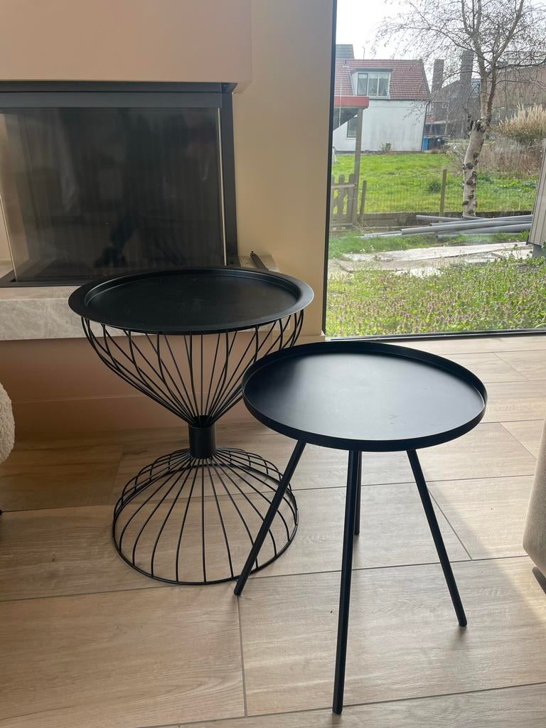 Twee zwarte metalen bijzettafels, Huis en Inrichting, Tafels | Bijzettafels, 45 tot 60 cm, Minder dan 55 cm, Gebruikt, Metaal of Aluminium